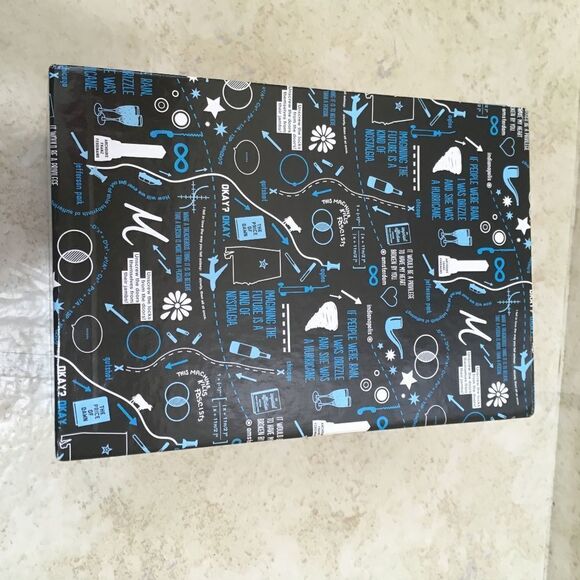 BOXED‎ SET OF FOUR HARDCOVER BOOKS BY JOHN GREEN - Picture 3 of 4